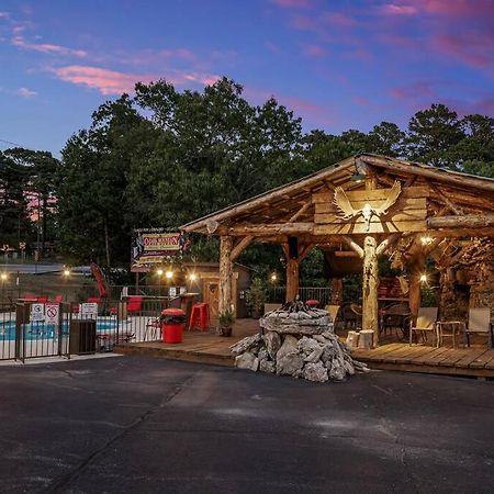 Stonegate Lodge King Bed Wifi 50In Roku Tv Salt Water Pool Room #102 Eureka Springs Zewnętrze zdjęcie