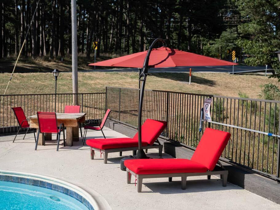 Stonegate Lodge King Bed Wifi 50In Roku Tv Salt Water Pool Room #102 Eureka Springs Zewnętrze zdjęcie