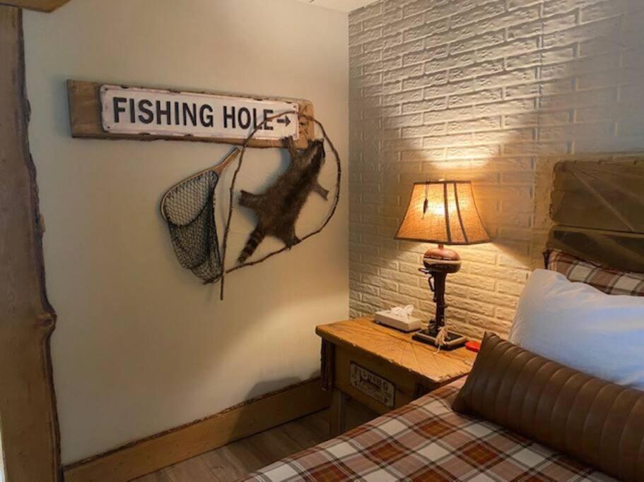 Stonegate Lodge King Bed Wifi 50In Roku Tv Salt Water Pool Room #102 Eureka Springs Zewnętrze zdjęcie
